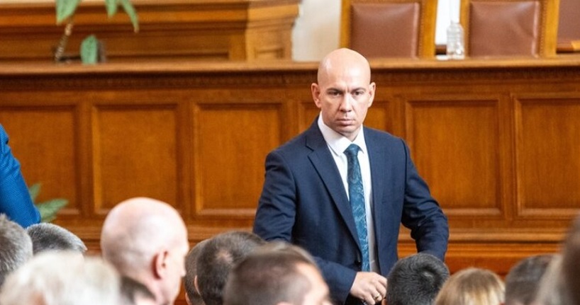 Ангел Георгиев: Докато битовата престъпност в Пловдив разцъфтява, 21 полицаи проверяват автобус с мирни граждани