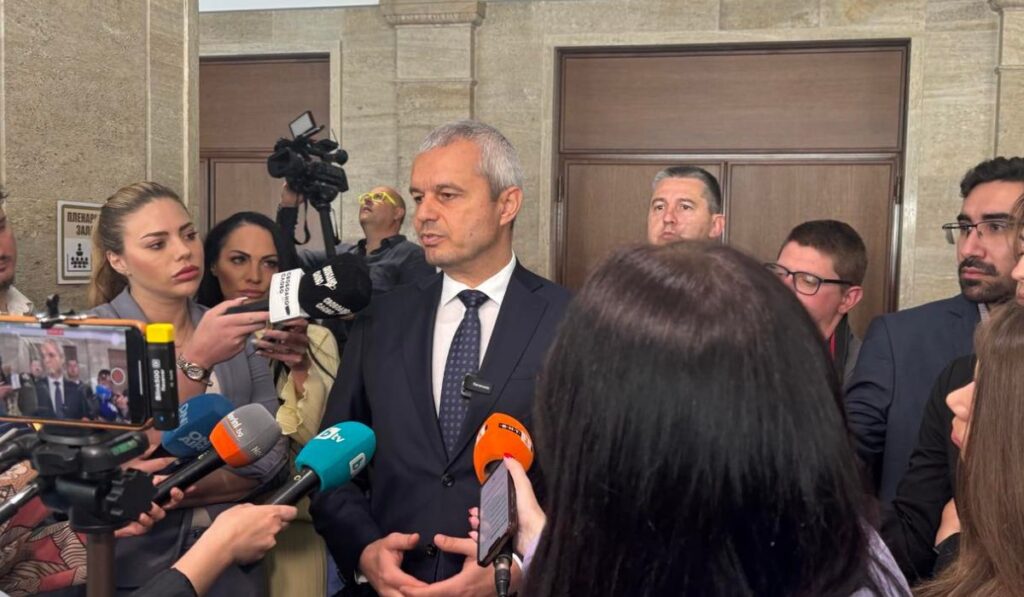 Костадин Костадинов: Внасяме сигнал срещу Димитър Радев за държавна измяна. Време е ДАНС да провери кой на кого служи в тази