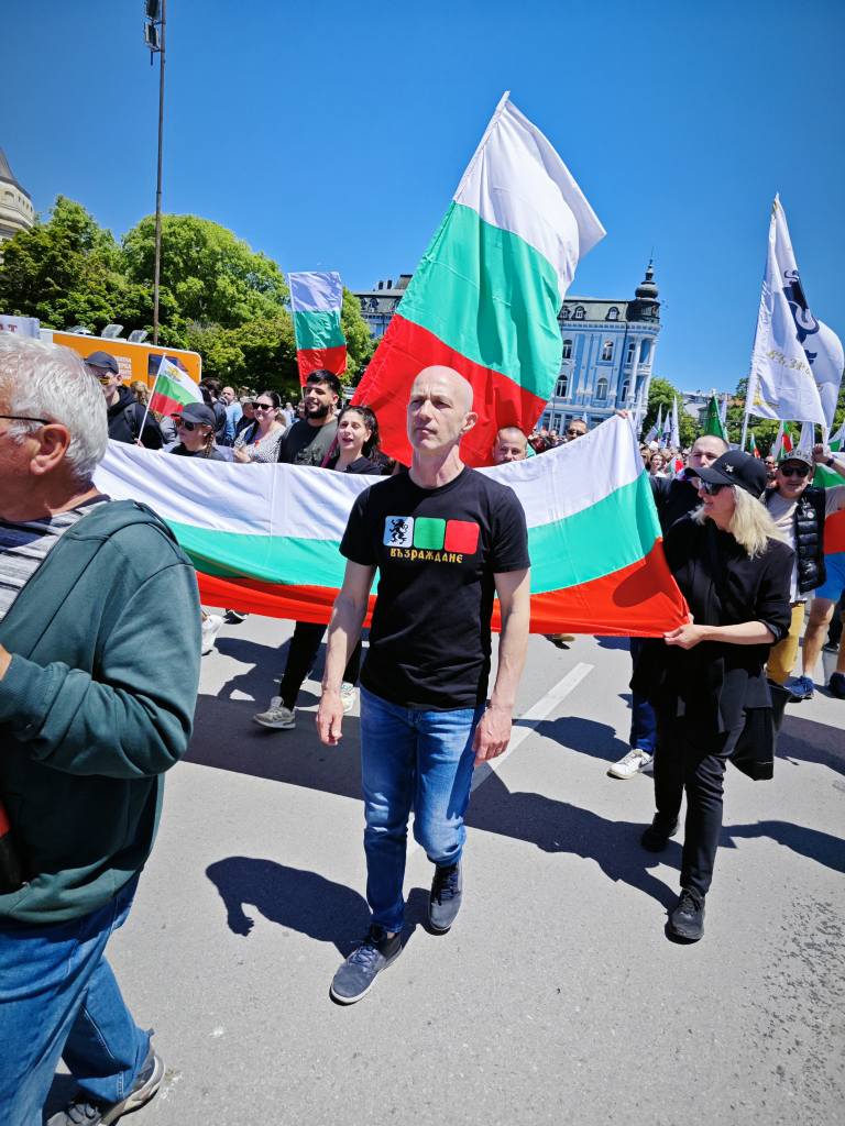 Коста Стоянов на протест във Варна: Българите искат референдум за запазване на лева
