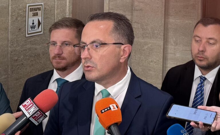 Цончо Ганев: 0% инфлация само на хартия - реалността е 40% според НАП - вкарват ни с измама в Еврозоната
