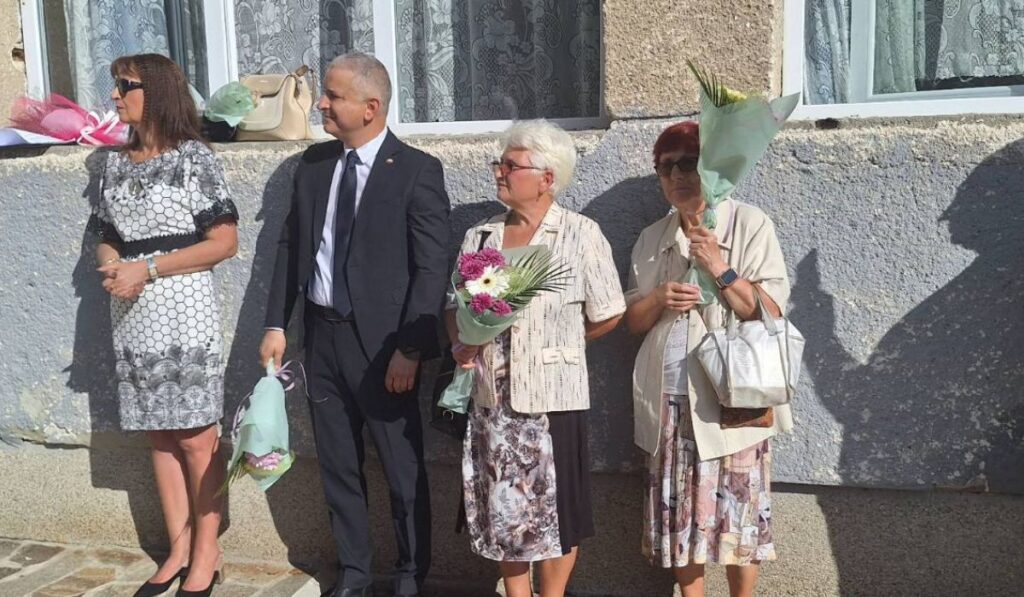Ангел Янчев към учениците в Кърджали: Благодарете на учителите си всеки ден и обичайте България