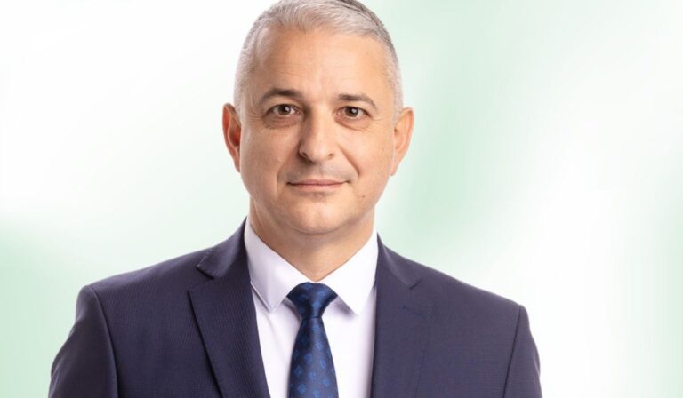 Ангел Янчев и Тодор Т. Батков: При остра водна криза „Кроношпан" е консумирал средно по 572 360 литра вода на ден от яз. „Йовковци"