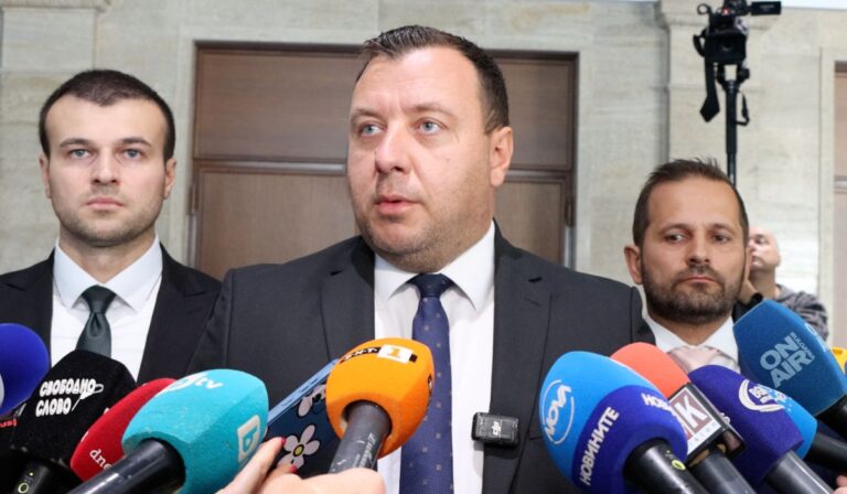 Петър Петров: Пеевски и Ново начало дирижират мнозинството в НС