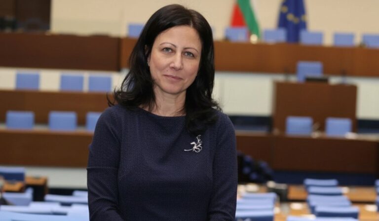 „Възраждане”: Законът за ДАР политизира службата и нарушава балансa на властите