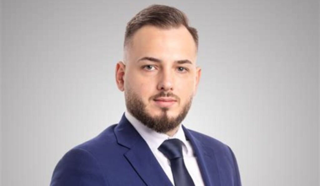 „Възраждане“ задейства почистването на запушената от смет река в Ботунец