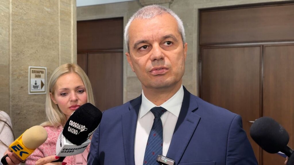 Костадин Костадинов за двойния стандарт: Не е проблем Пеевски да управлява, но е проблем Лукойл да работи