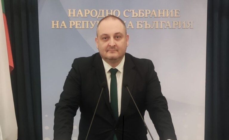„Възраждане": Заплати има, магазини няма – „Магазин за хората" без реален ефект