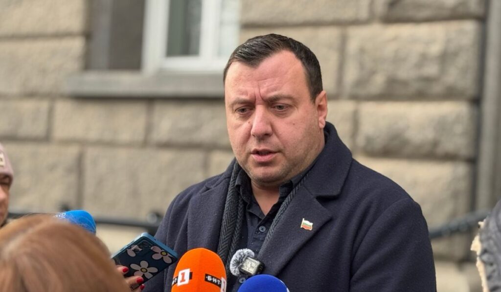 Петър Петров, „Възраждане": Хартиеното гласуване трябва да отпадне – то създава условия за масови изборни злоупотреби