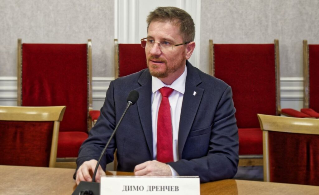 Срамно е! - Главчев и заместничките му са раздали над 5 милиона бонуси