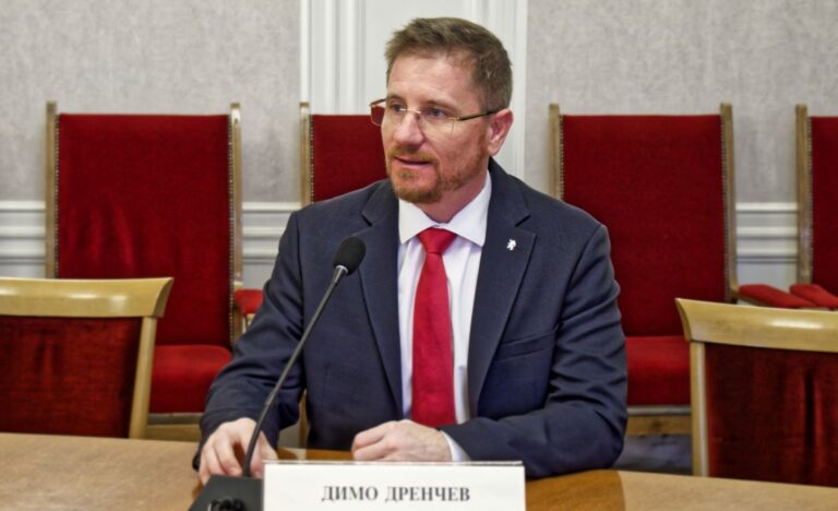 Срамно е! - Главчев и заместничките му са раздали над 5 милиона бонуси