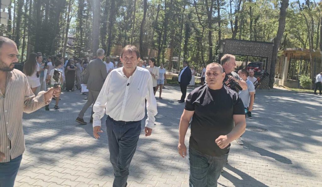 „Възраждане“ разкри нов проблем в „Баба Алино“: Незаконни са не само сградите, но и пътищата