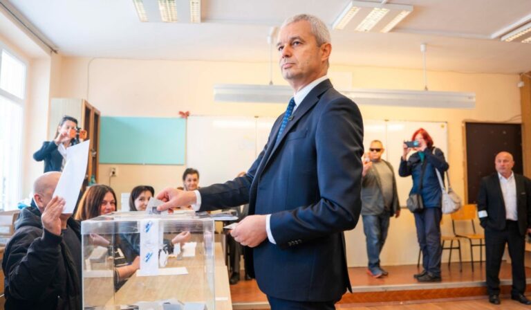 Костадинов призова всички български граждани да излязат и да гласуват за мирна България