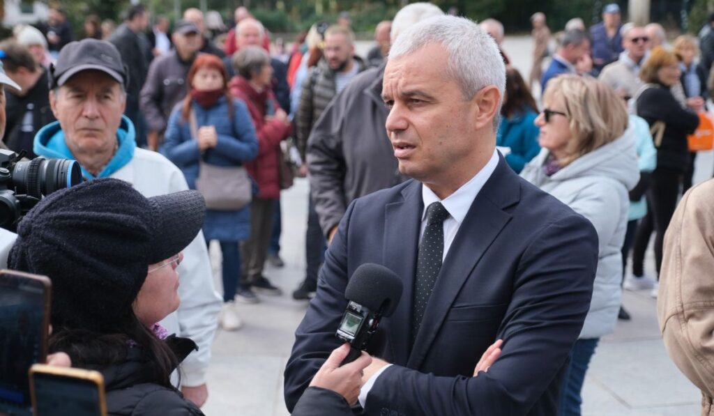 Костадинов във Варна: Ако гласувате за "Възраждане", гласувате за мир и сигурност